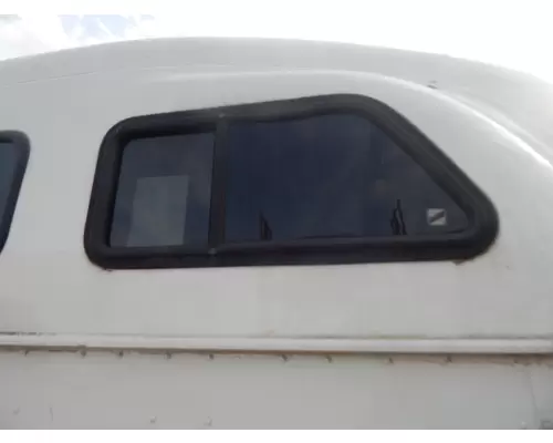 INTERNATIONAL 9400 Sleeper Window