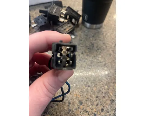 INTERNATIONAL 9400 Switch