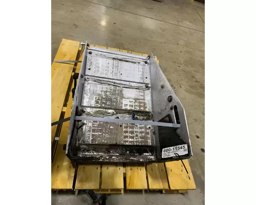 INTERNATIONAL 9400i Battery Box