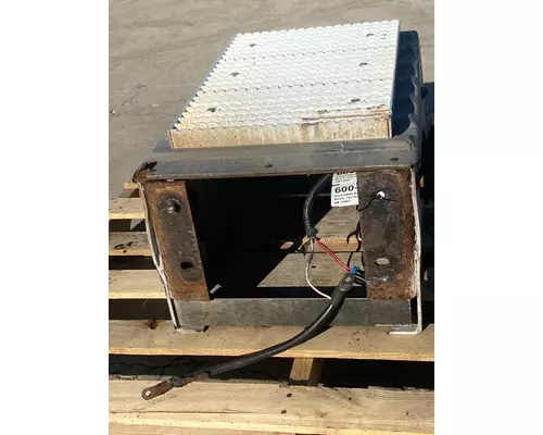 INTERNATIONAL 9400i Battery Box