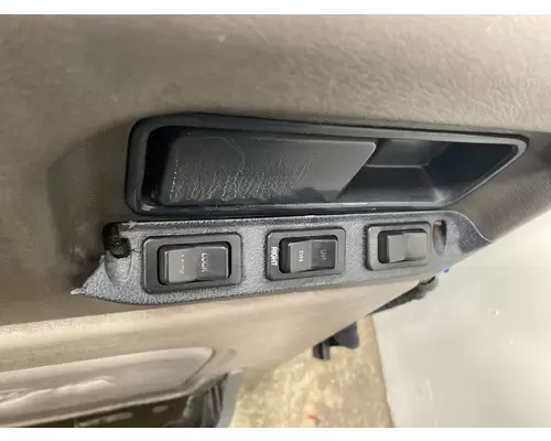 INTERNATIONAL 9400i Door Assembly, Front