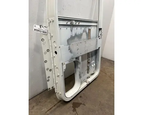INTERNATIONAL 9400i Door Assembly, Front