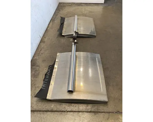 INTERNATIONAL 9400i Fender Extension