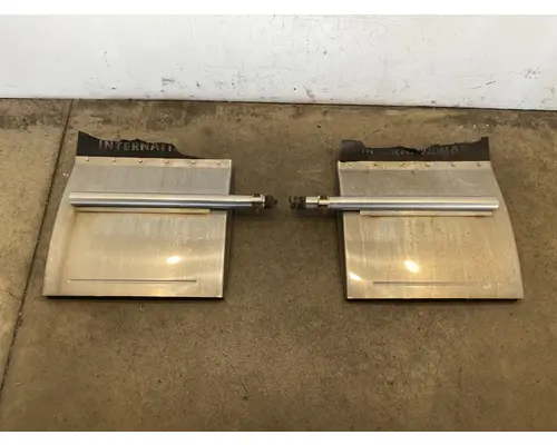 INTERNATIONAL 9400i Fender Extension