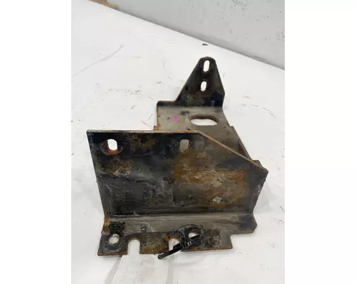 INTERNATIONAL 9400i Hood Bracket