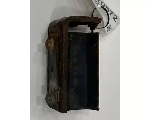 INTERNATIONAL 9400i Hood Hinge