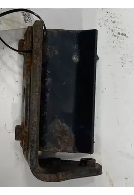 INTERNATIONAL 9400i Hood Hinge