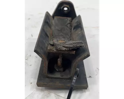 INTERNATIONAL 9400i Hood Hinge