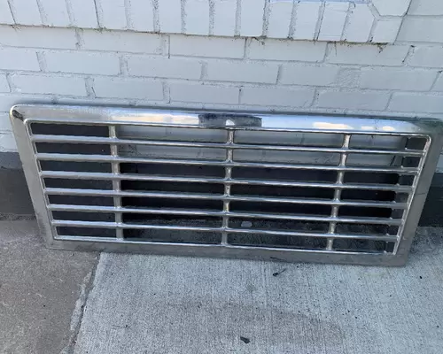 INTERNATIONAL 9600 Grille