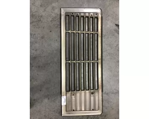 INTERNATIONAL 9670 1981-1988 GRILLE