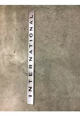 INTERNATIONAL 9670 1981-1988 GRILLE