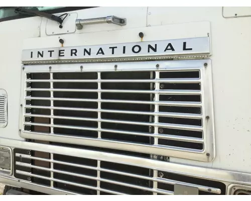 INTERNATIONAL 9670 1981-1988 GRILLE