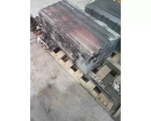 INTERNATIONAL 9670 BATTERY BOX