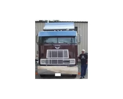 INTERNATIONAL 9670 CAB CLIP