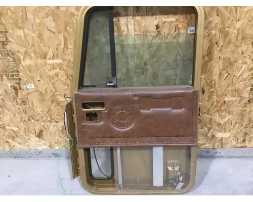 INTERNATIONAL 9670 DOOR-FRONT