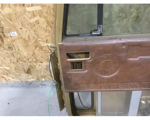 INTERNATIONAL 9670 DOOR-FRONT