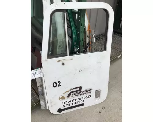 INTERNATIONAL 9700 DOOR ASSEMBLY, FRONT