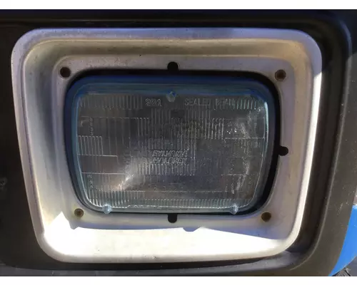 INTERNATIONAL 9700 HEADLAMP ASSEMBLY