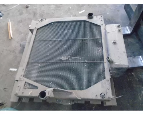 INTERNATIONAL 9800_IN255 Radiator