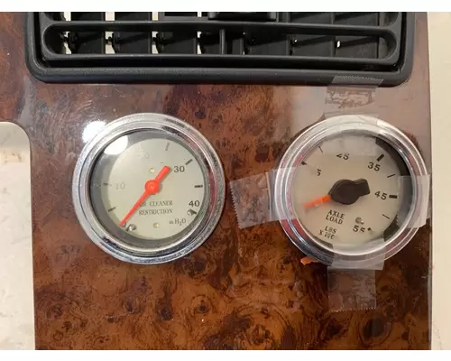 INTERNATIONAL 9900 Eagle Gauge Panel