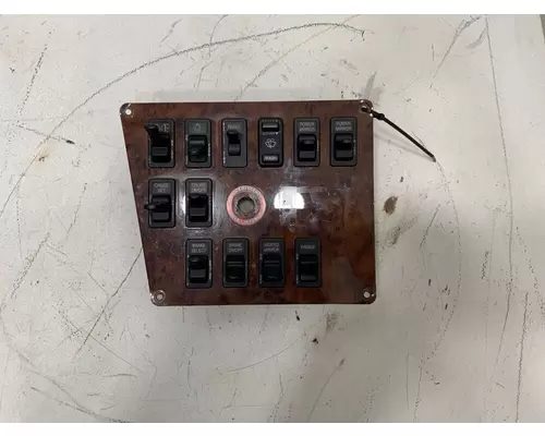 INTERNATIONAL 9900 Eagle Switch Panel