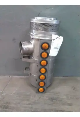 INTERNATIONAL 9900IX AIR CLEANER