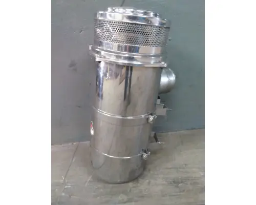 INTERNATIONAL 9900IX AIR CLEANER
