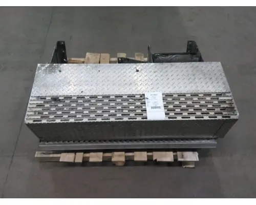 INTERNATIONAL 9900IX BATTERY BOX