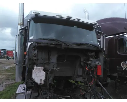 INTERNATIONAL 9900IX CAB