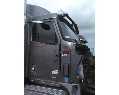 INTERNATIONAL 9900IX CAB