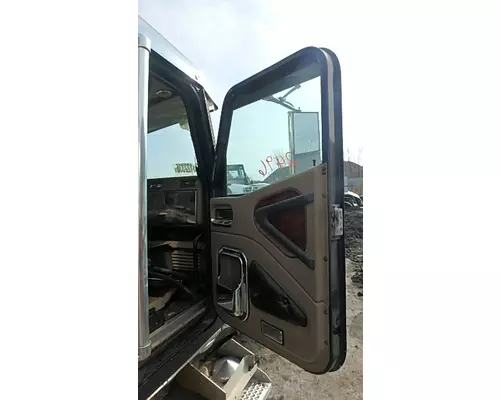 INTERNATIONAL 9900IX Door Assembly, Front