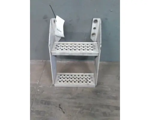 INTERNATIONAL 9900IX FRAME STEP