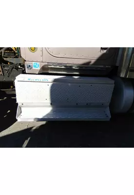 INTERNATIONAL 9900I BATTERY BOX