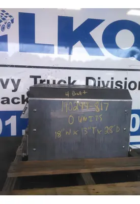 INTERNATIONAL 9900I BATTERY BOX