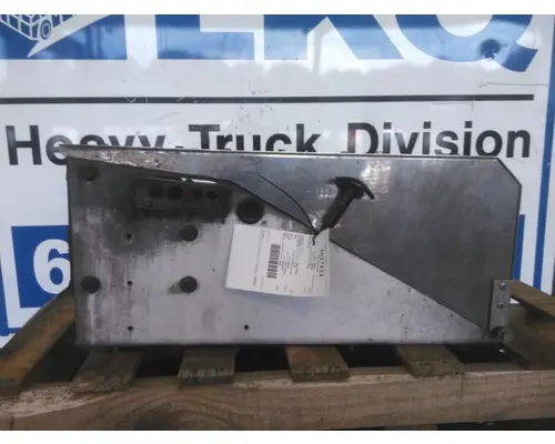 INTERNATIONAL 9900I BATTERY BOX