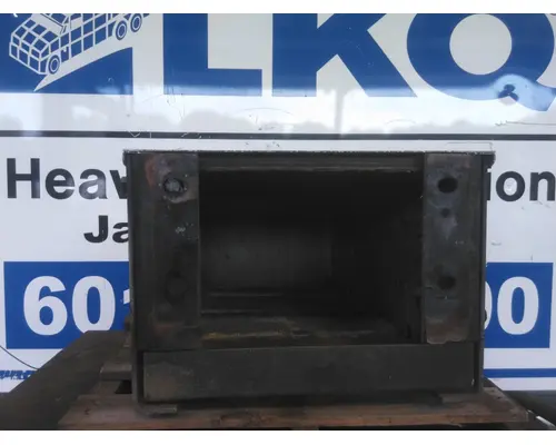 INTERNATIONAL 9900I BATTERY BOX