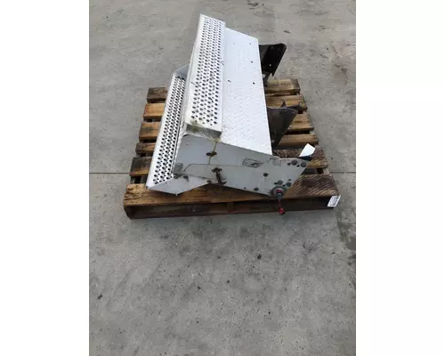 INTERNATIONAL 9900I Battery Box