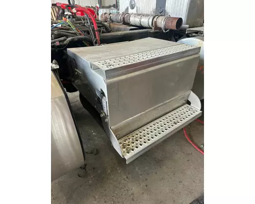 INTERNATIONAL 9900I Battery Box