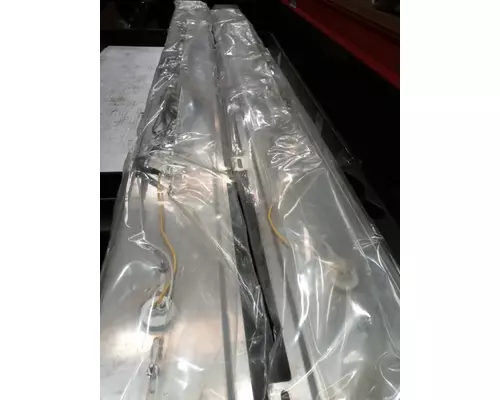 INTERNATIONAL 9900I Body Parts, Misc.