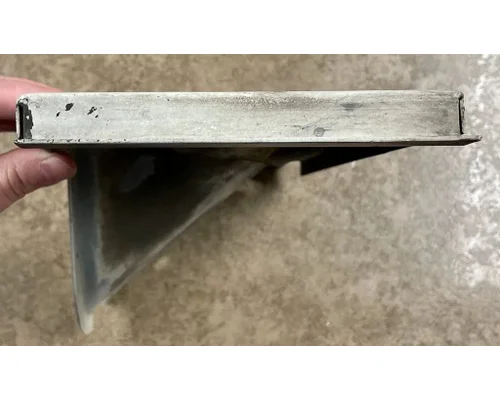 INTERNATIONAL 9900I Brackets, Misc.