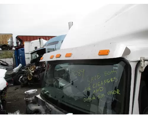 INTERNATIONAL 9900I CAB CLIP