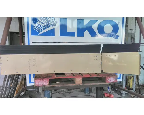 INTERNATIONAL 9900I CAB EXTENSION