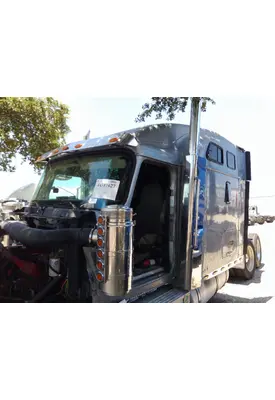 INTERNATIONAL 9900I CAB