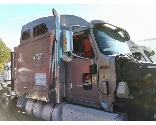 INTERNATIONAL 9900I CAB