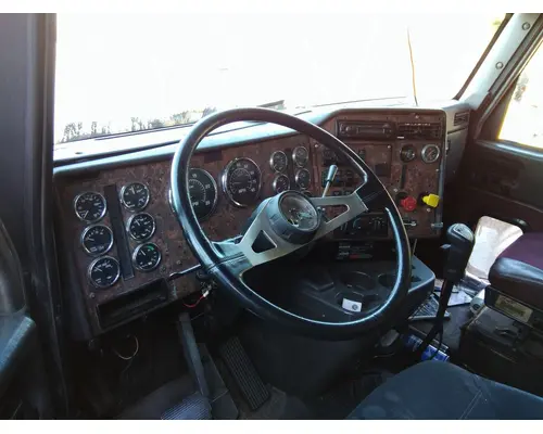 INTERNATIONAL 9900I CAB