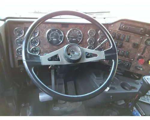 INTERNATIONAL 9900I CAB