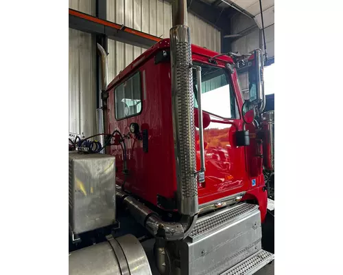 INTERNATIONAL 9900I Cab