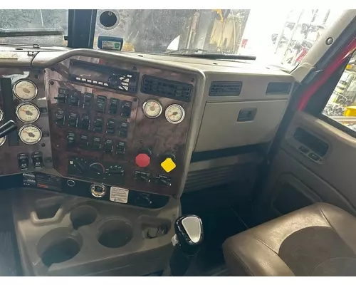 INTERNATIONAL 9900I Cab