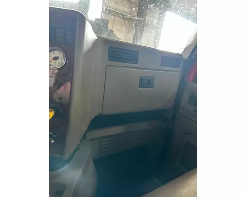 INTERNATIONAL 9900I Cab