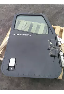 INTERNATIONAL 9900I DOOR ASSEMBLY, FRONT